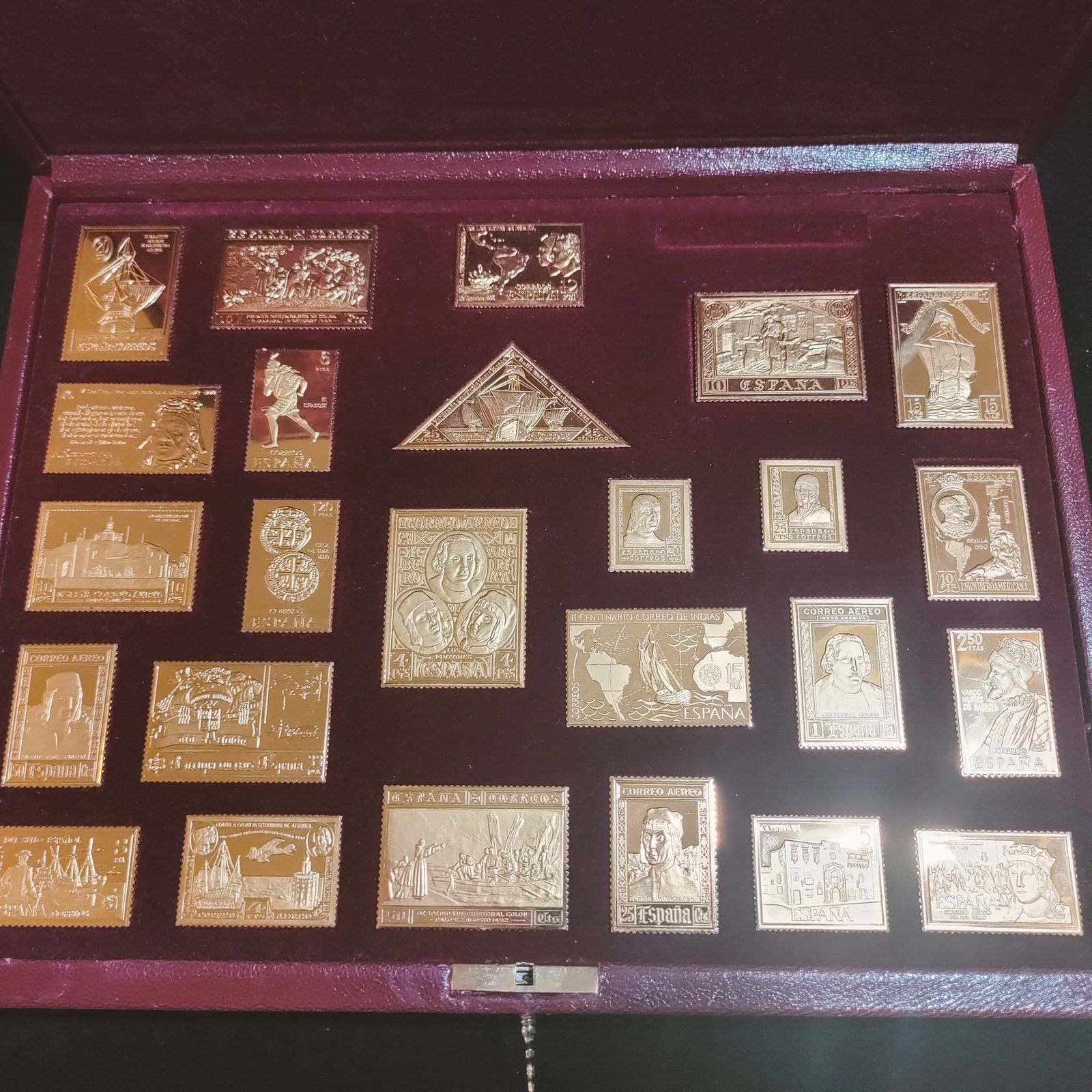 España. Serie 25 Silver Stamps - Encuentro de Dos Mundos-V Centenario Descubrimiento América (729,00 gr. Silver)