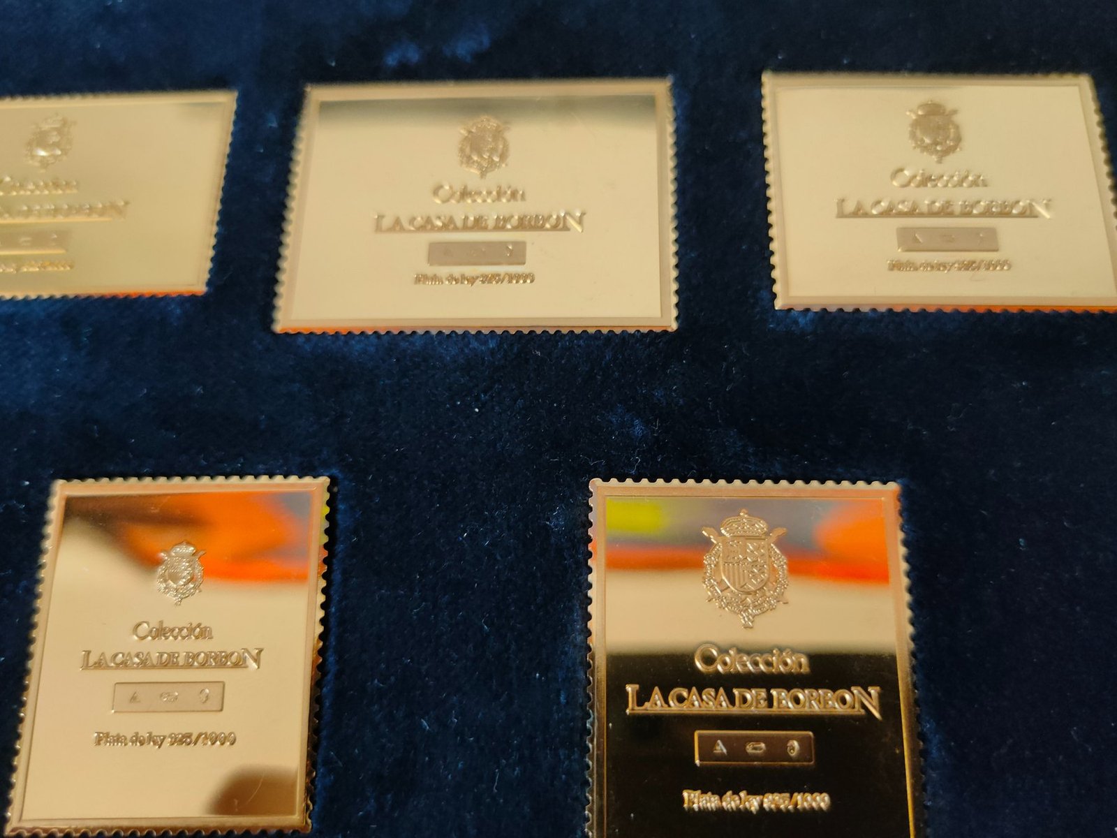 España. Juan Carlos I (1975-2014). 25 Silver Stamps La Casa de Borbón - 500,00 gr. Ag (.925) chapada en oro